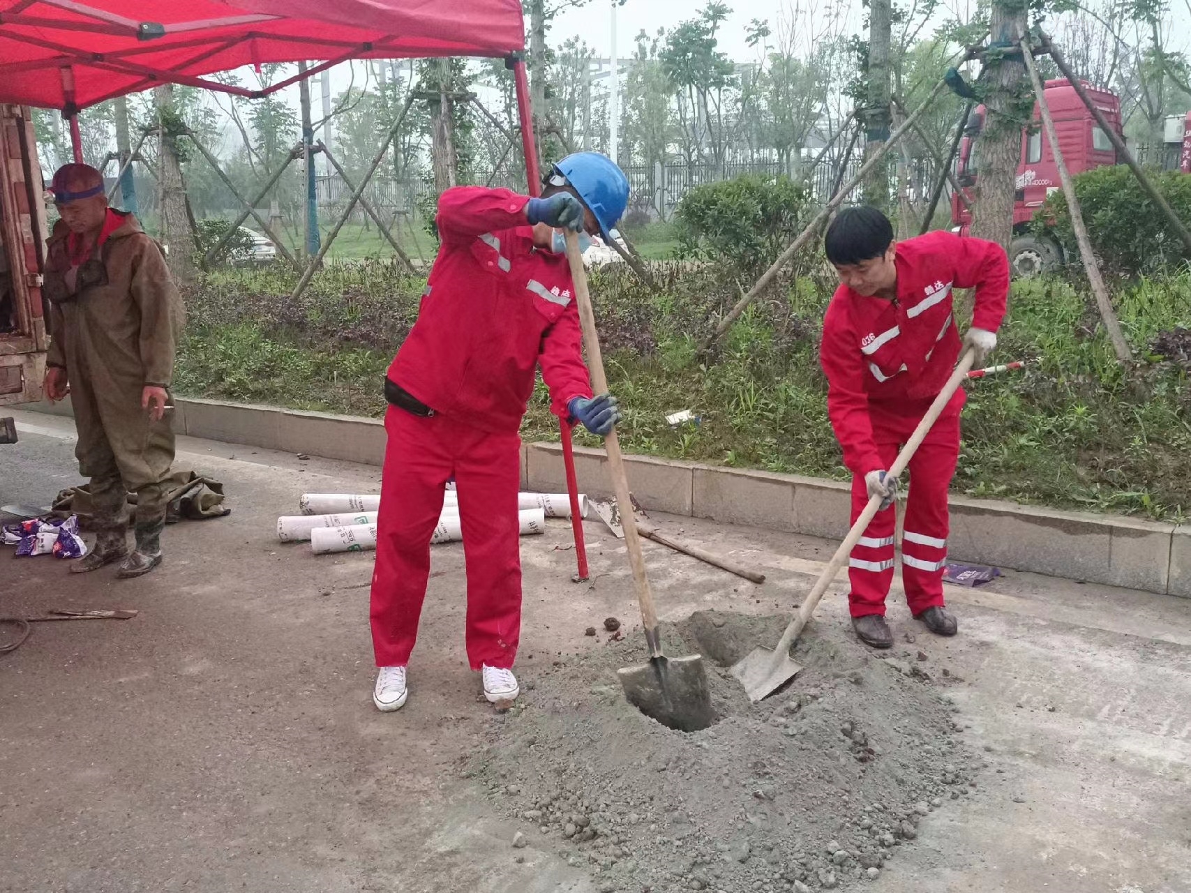 新津管道疏通哪家好】及时进行市政管道清淤